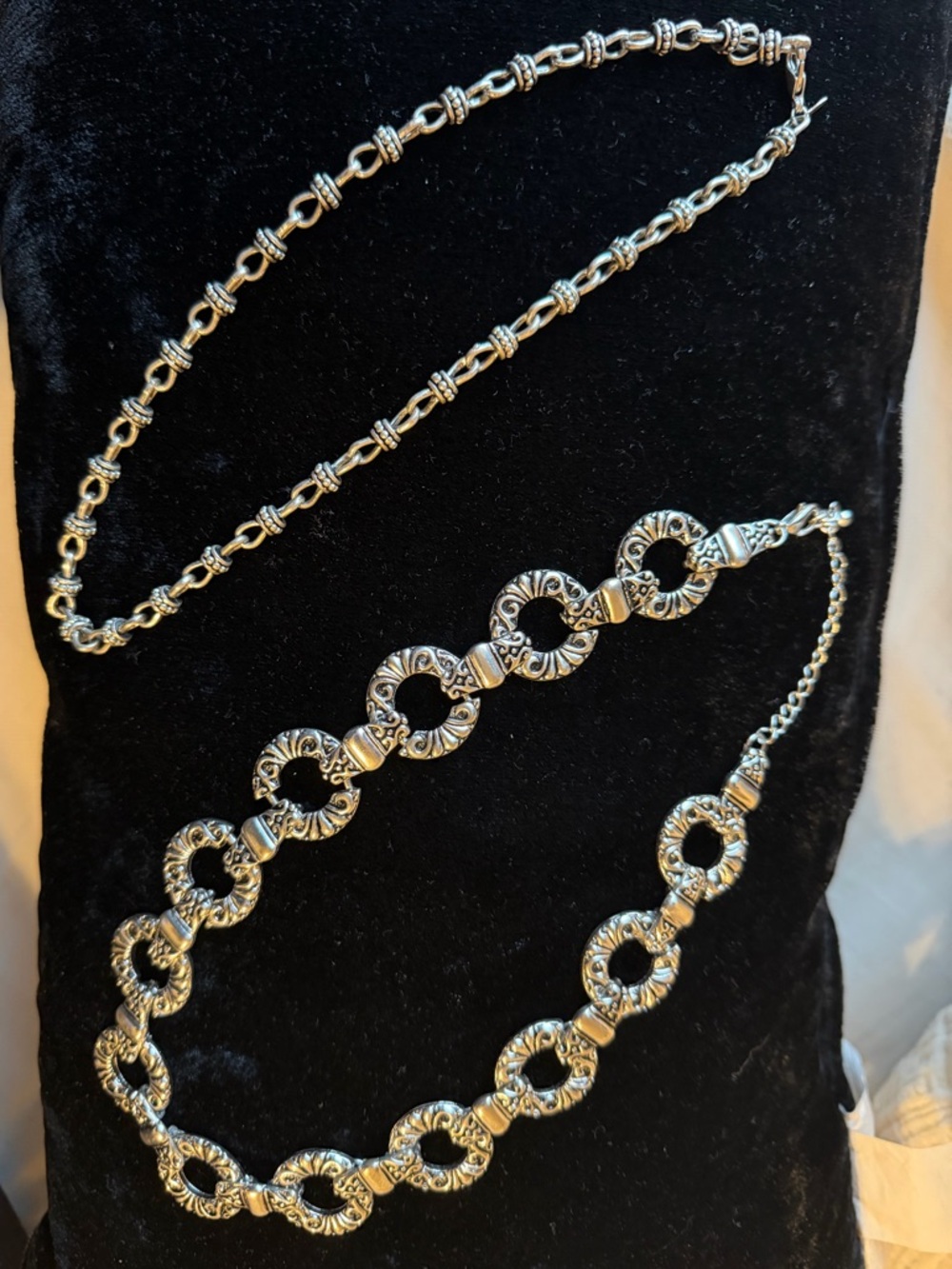 Ornate Silver-Link Statement Necklace - Elegant Silver Finish